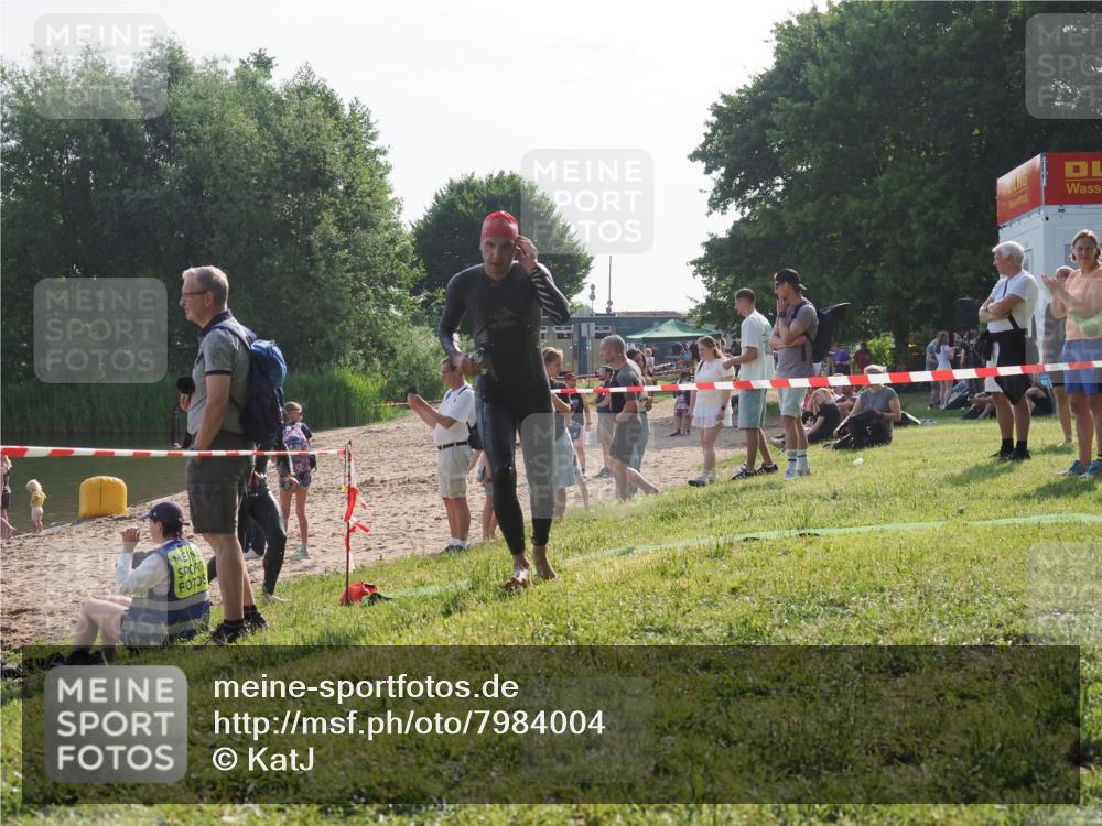 15.06.2025 - 27. Vierlanden-Triathlon KatJ http://msf.ph/oto/7984004 15.06.2025 08:53:25 Schwimmen 133, 162, 169 meine-sportfotos.de