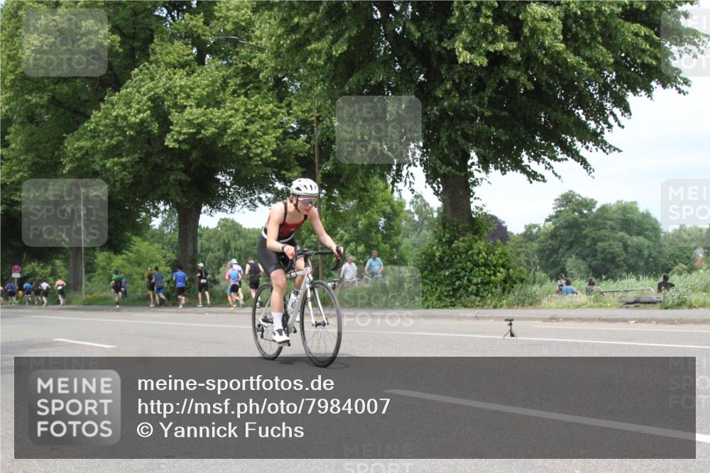 15.06.2025 - 7 Türme Triathlon Yannick Fuchs http://msf.ph/oto/7984007 15.06.2025 13:41:07 Radfahren  meine-sportfotos.de