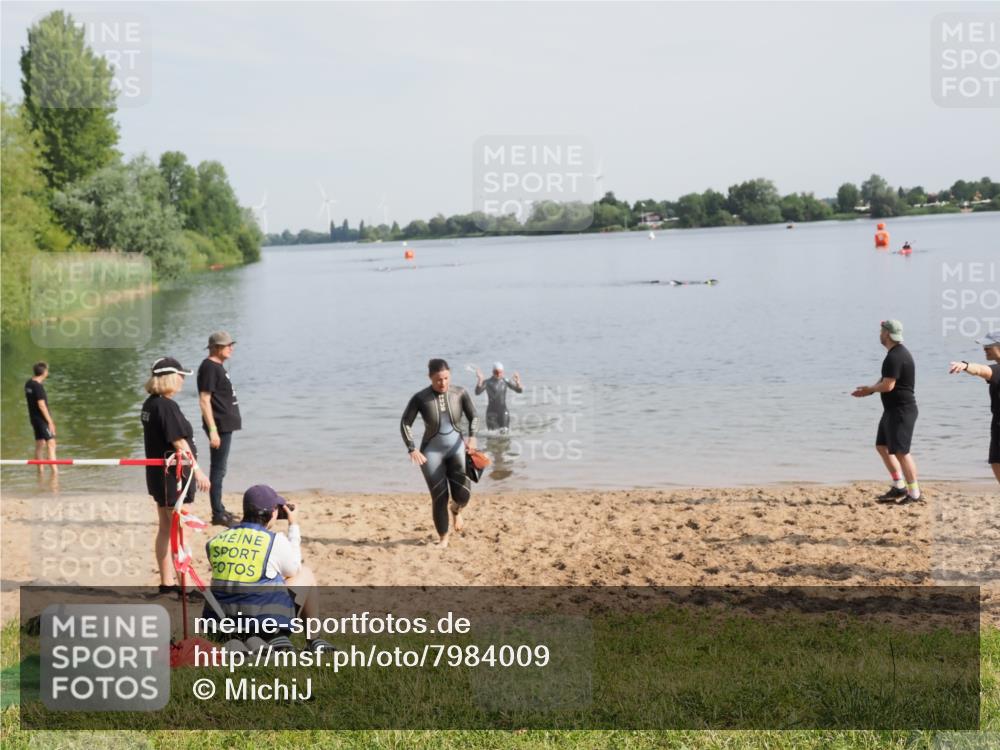 21.06.2025 - 27. Vierlanden-Triathlon MichiJ http://msf.ph/oto/7984009 15.06.2026 09:08:55 Schwimmen 199 meine-sportfotos.de