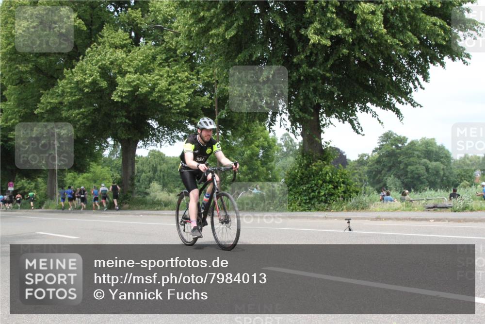 15.06.2025 - 7 Türme Triathlon Yannick Fuchs http://msf.ph/oto/7984013 15.06.2025 13:41:10 Radfahren  meine-sportfotos.de