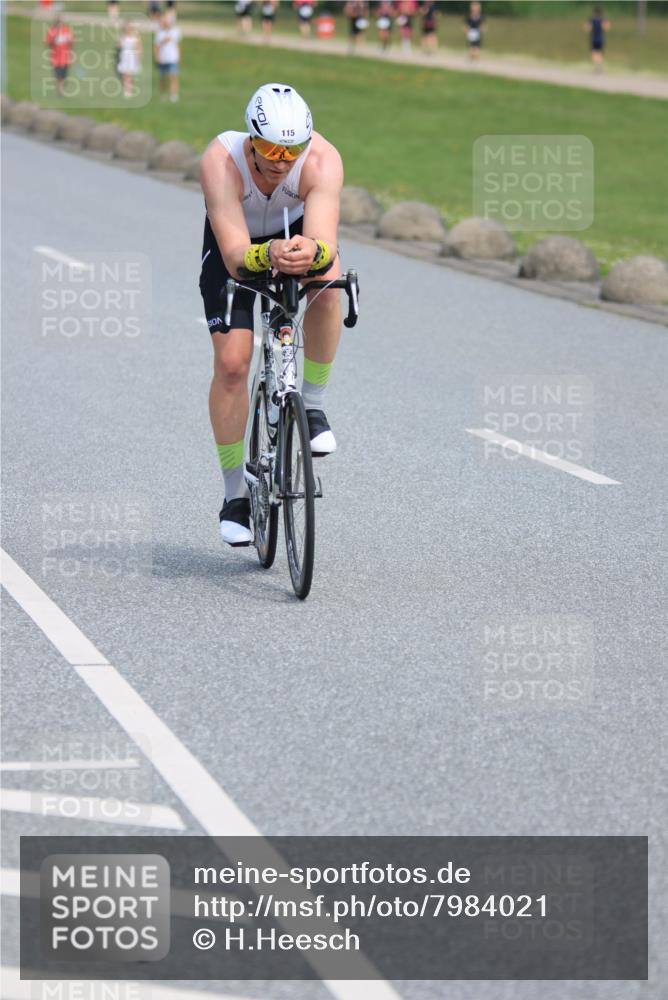 15.06.2025 - 27. Vierlanden-Triathlon H.Heesch http://msf.ph/oto/7984021 15.06.2025 11:20:09 Radfahren 3, 115, 232, 789, 852, 861, 968 meine-sportfotos.de