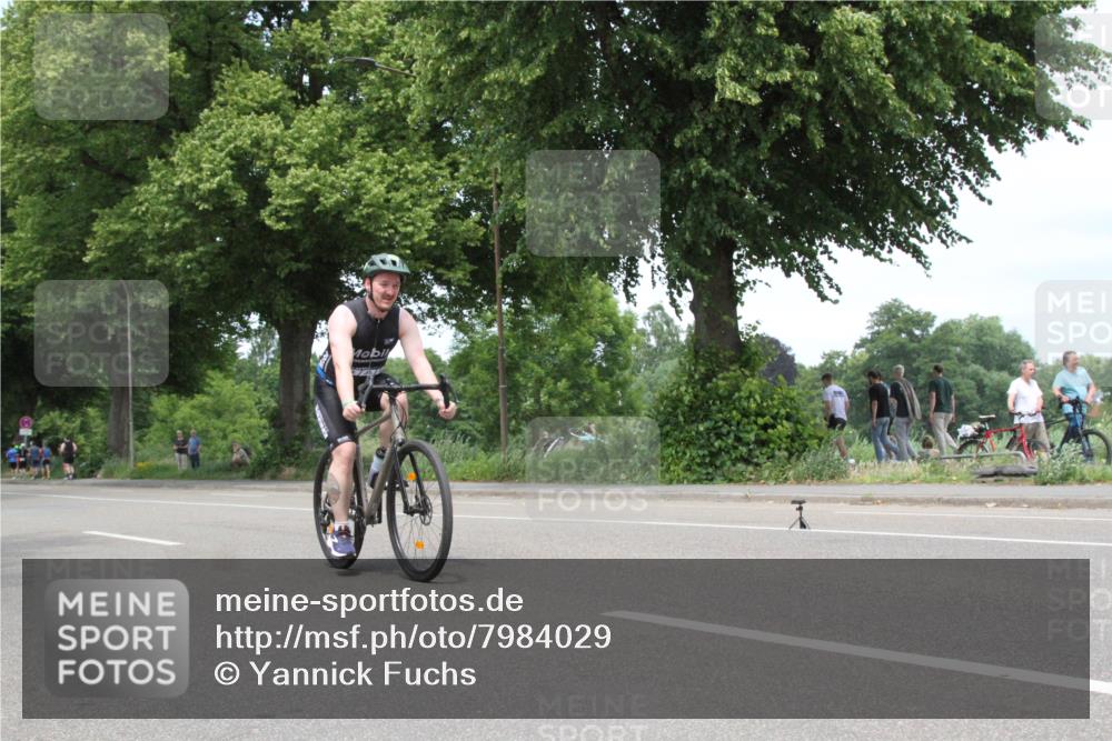 15.06.2025 - 7 Türme Triathlon Yannick Fuchs http://msf.ph/oto/7984029 15.06.2025 13:41:18 Radfahren  meine-sportfotos.de