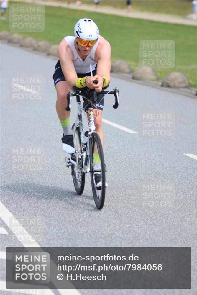 15.06.2025 - 27. Vierlanden-Triathlon H.Heesch http://msf.ph/oto/7984056 15.06.2025 11:20:10 Radfahren 3, 115, 232, 789, 852, 861, 968 meine-sportfotos.de