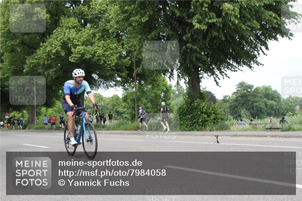 15.06.2025 - 7 Türme Triathlon Yannick Fuchs http://msf.ph/oto/7984058 15.06.2025 13:41:37 Radfahren  meine-sportfotos.de