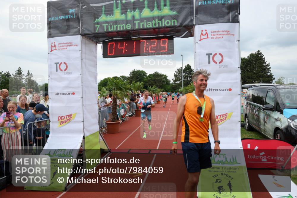 15.06.2025 - 7 Türme Triathlon Michael Strokosch http://msf.ph/oto/7984059 15.06.2025 14:17:29 Ziel 506, 737, 825, 850, 975, 1128, 1189 meine-sportfotos.de