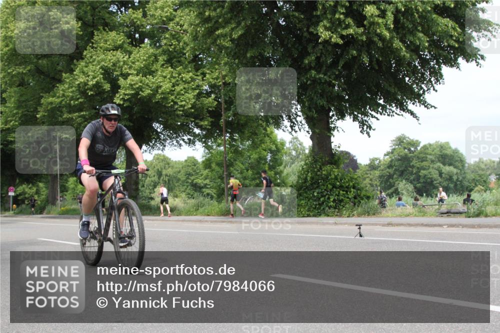 15.06.2025 - 7 Türme Triathlon Yannick Fuchs http://msf.ph/oto/7984066 15.06.2025 13:41:57 Radfahren  meine-sportfotos.de