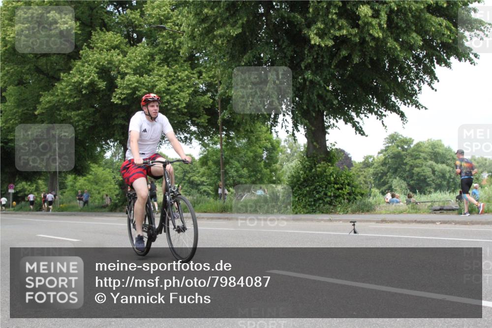 15.06.2025 - 7 Türme Triathlon Yannick Fuchs http://msf.ph/oto/7984087 15.06.2025 13:42:34 Radfahren  meine-sportfotos.de