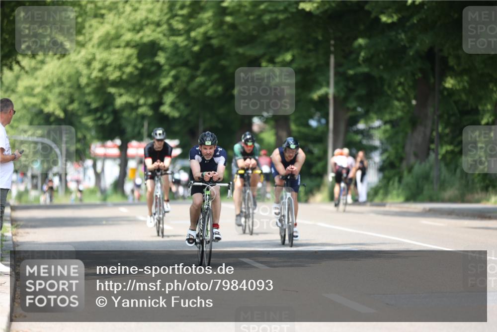 15.06.2025 - 7 Türme Triathlon Yannick Fuchs http://msf.ph/oto/7984093 15.06.2025 12:54:11 Radfahren 332, 510, 562, 613, 649, 1090 meine-sportfotos.de