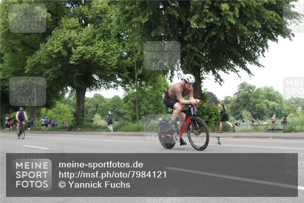 15.06.2025 - 7 Türme Triathlon Yannick Fuchs http://msf.ph/oto/7984121 15.06.2025 13:42:57 Radfahren  meine-sportfotos.de