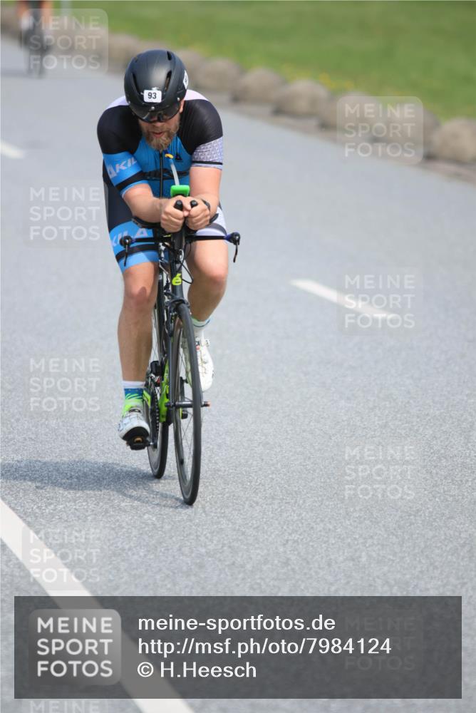 15.06.2025 - 27. Vierlanden-Triathlon H.Heesch http://msf.ph/oto/7984124 15.06.2025 11:21:02 Radfahren 93, 142, 856 meine-sportfotos.de