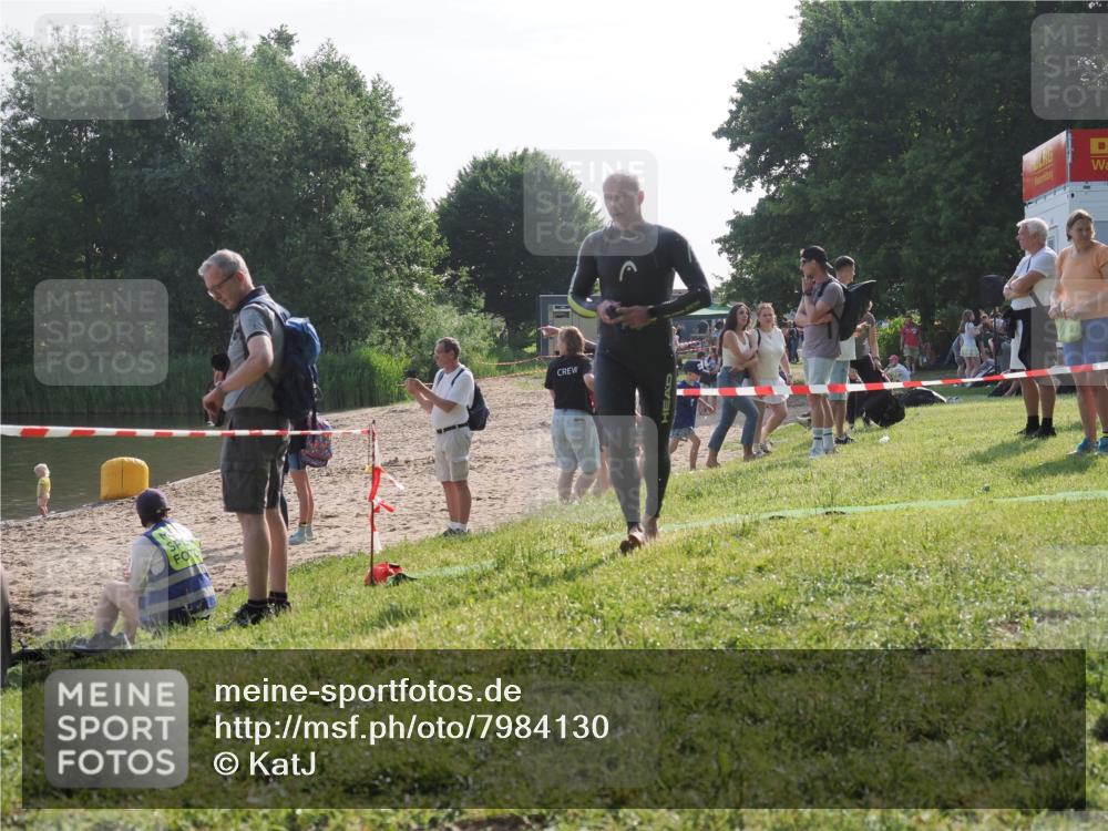 15.06.2025 - 27. Vierlanden-Triathlon KatJ http://msf.ph/oto/7984130 15.06.2025 08:53:27 Schwimmen 162, 169 meine-sportfotos.de