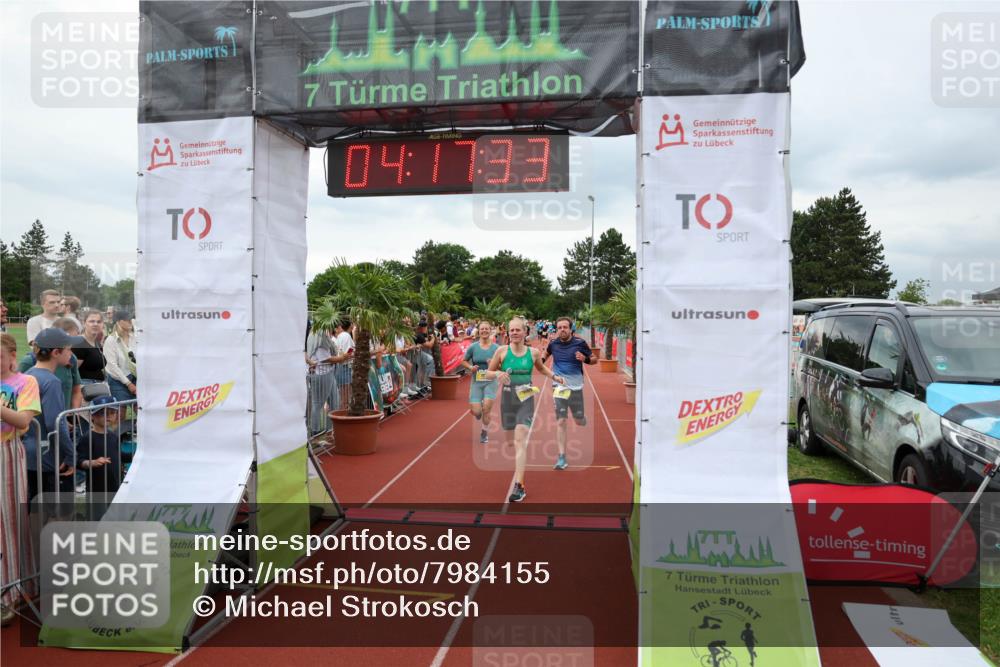 15.06.2025 - 7 Türme Triathlon Michael Strokosch http://msf.ph/oto/7984155 15.06.2025 14:17:32 Ziel 451, 506, 737, 781, 825, 850, 975, 1128, 1189 meine-sportfotos.de