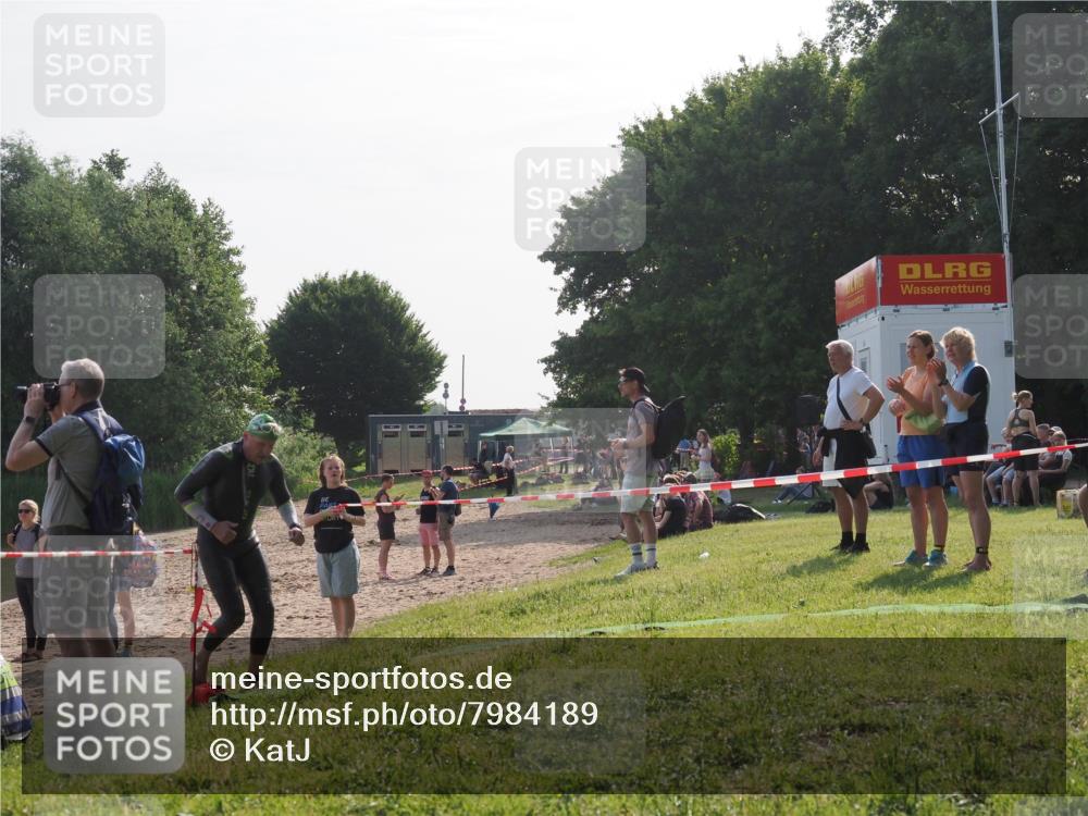 15.06.2025 - 27. Vierlanden-Triathlon KatJ http://msf.ph/oto/7984189 15.06.2025 08:54:53 Schwimmen 108 meine-sportfotos.de