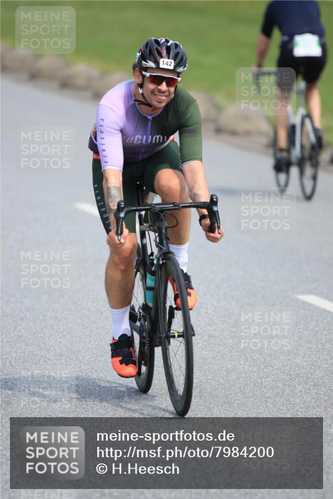 15.06.2025 - 27. Vierlanden-Triathlon H.Heesch http://msf.ph/oto/7984200 15.06.2025 11:21:06 Radfahren 93, 142, 703, 856 meine-sportfotos.de