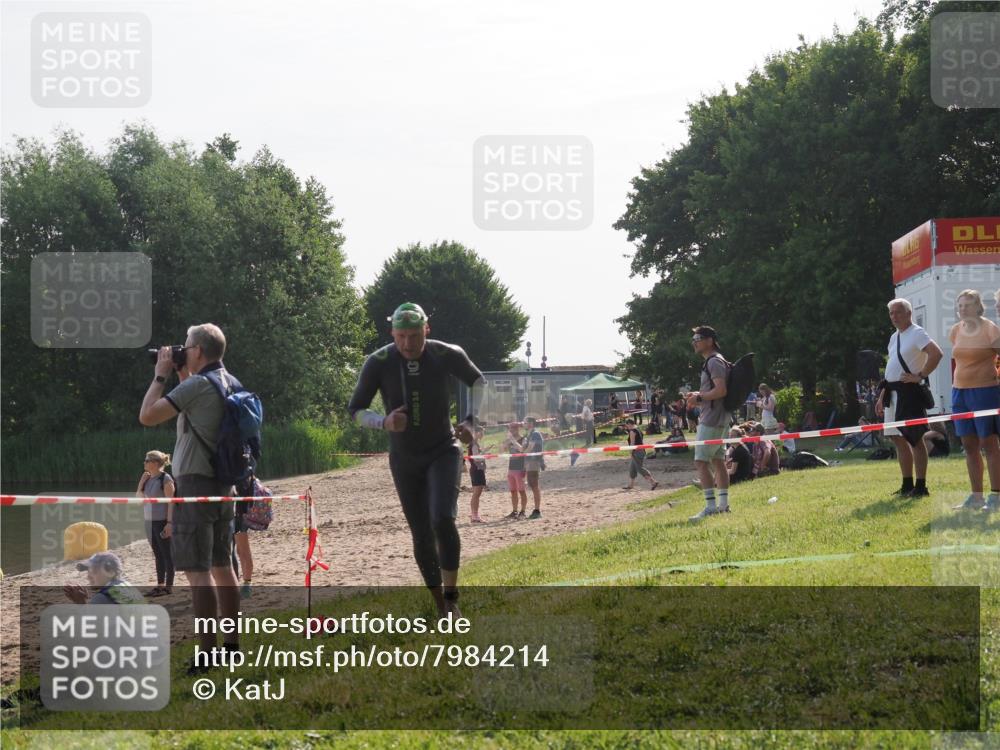 15.06.2025 - 27. Vierlanden-Triathlon KatJ http://msf.ph/oto/7984214 15.06.2025 08:54:54 Schwimmen 108 meine-sportfotos.de