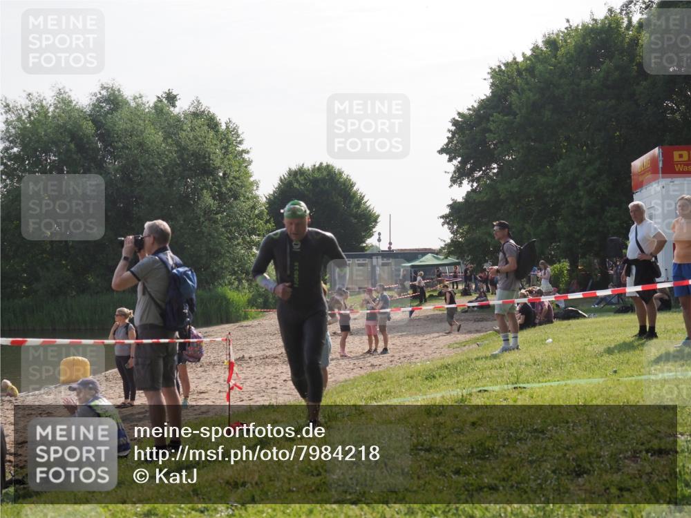 15.06.2025 - 27. Vierlanden-Triathlon KatJ http://msf.ph/oto/7984218 15.06.2025 08:54:54 Schwimmen 108 meine-sportfotos.de