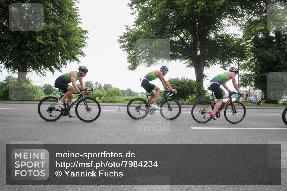 15.06.2025 - 7 Türme Triathlon Yannick Fuchs http://msf.ph/oto/7984234 15.06.2025 09:44:34 Radfahren 11, 12, 13, 14 meine-sportfotos.de