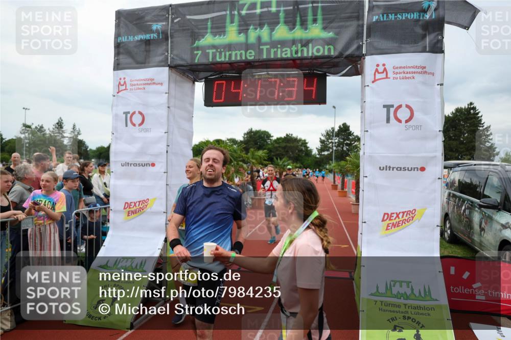 15.06.2025 - 7 Türme Triathlon Michael Strokosch http://msf.ph/oto/7984235 15.06.2025 14:17:34 Ziel 451, 506, 737, 781, 975, 1189 meine-sportfotos.de