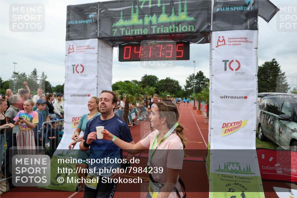 15.06.2025 - 7 Türme Triathlon Michael Strokosch http://msf.ph/oto/7984239 15.06.2025 14:17:34 Ziel 451, 506, 737, 781, 975, 1189 meine-sportfotos.de