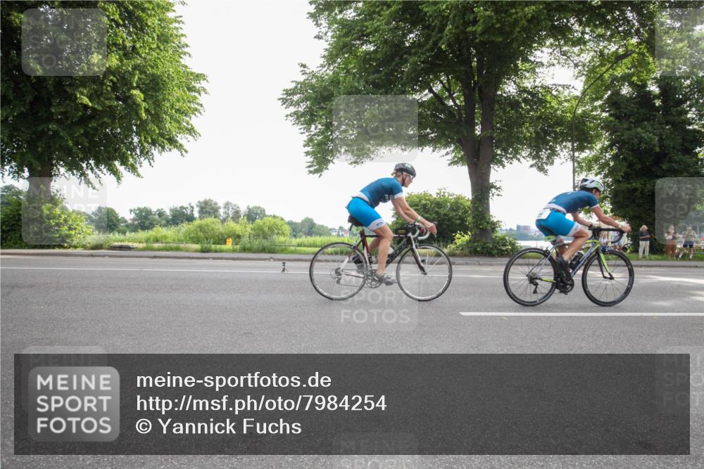 15.06.2025 - 7 Türme Triathlon Yannick Fuchs http://msf.ph/oto/7984254 15.06.2025 09:47:52 Radfahren 81, 84 meine-sportfotos.de
