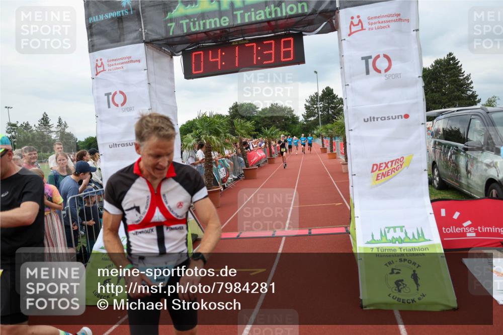 15.06.2025 - 7 Türme Triathlon Michael Strokosch http://msf.ph/oto/7984281 15.06.2025 14:17:38 Ziel 451, 737, 742, 781, 975, 1189 meine-sportfotos.de