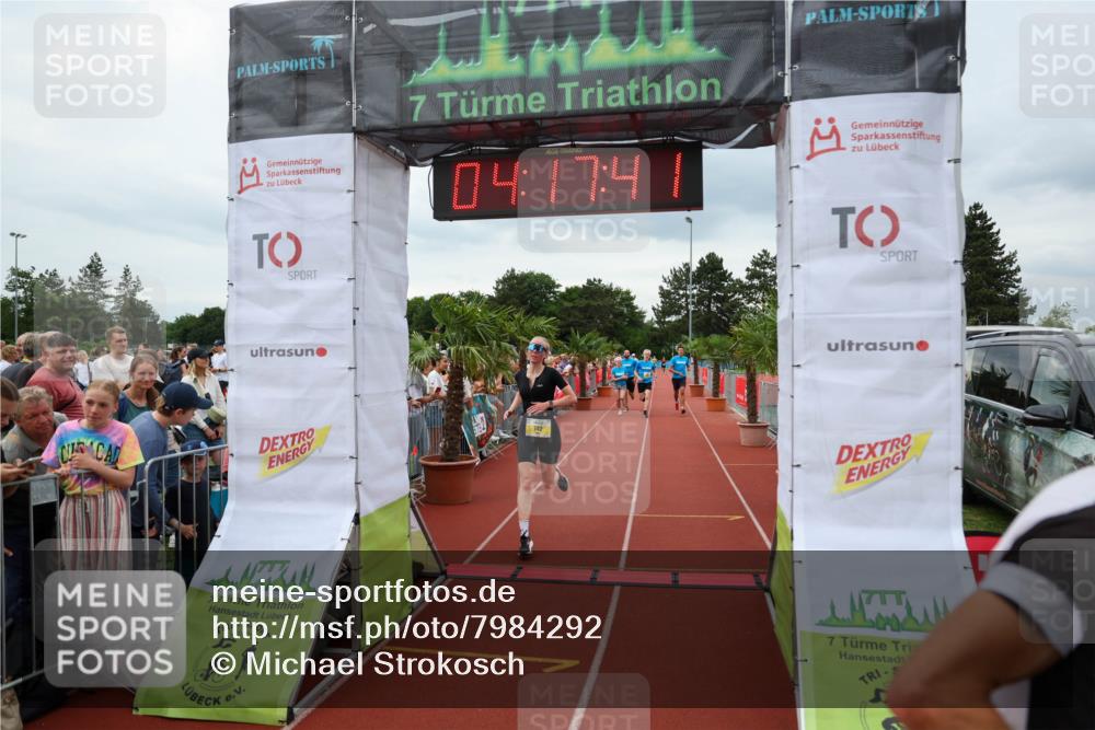 15.06.2025 - 7 Türme Triathlon Michael Strokosch http://msf.ph/oto/7984292 15.06.2025 14:17:41 Ziel 451, 737, 742, 781, 922, 975 meine-sportfotos.de