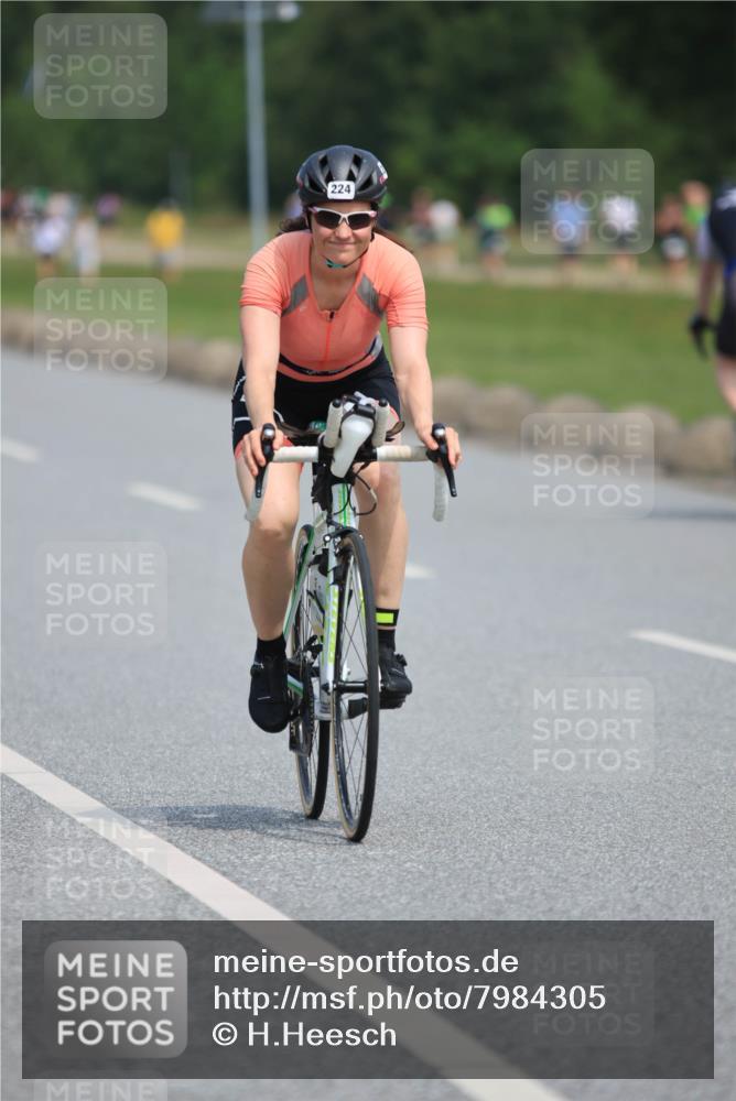 15.06.2025 - 27. Vierlanden-Triathlon H.Heesch http://msf.ph/oto/7984305 15.06.2025 11:22:06 Radfahren 133, 224, 653 meine-sportfotos.de