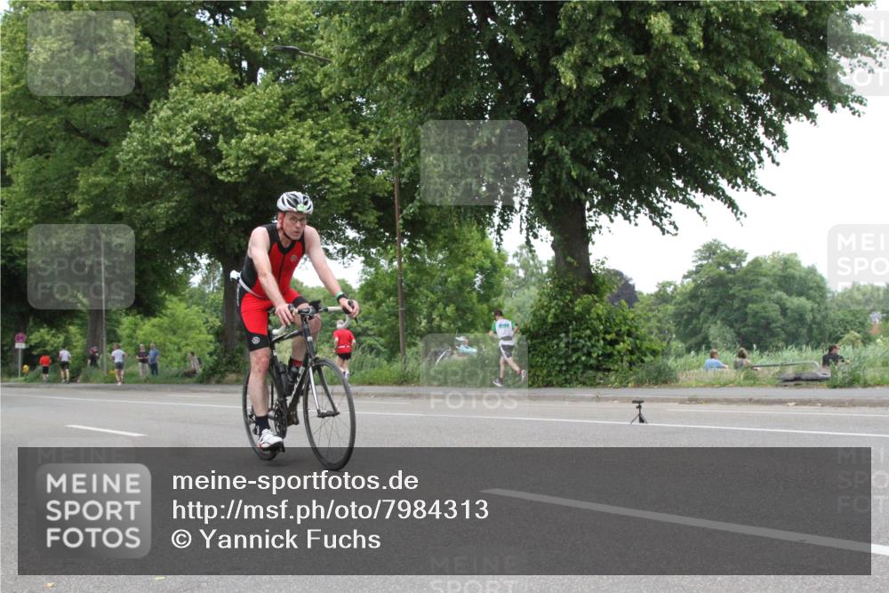 15.06.2025 - 7 Türme Triathlon Yannick Fuchs http://msf.ph/oto/7984313 15.06.2025 13:43:54 Radfahren  meine-sportfotos.de
