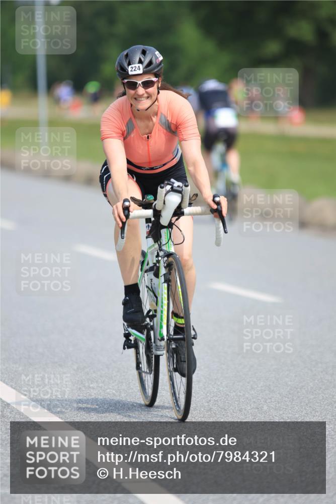 15.06.2025 - 27. Vierlanden-Triathlon H.Heesch http://msf.ph/oto/7984321 15.06.2025 11:22:06 Radfahren 133, 224, 653 meine-sportfotos.de