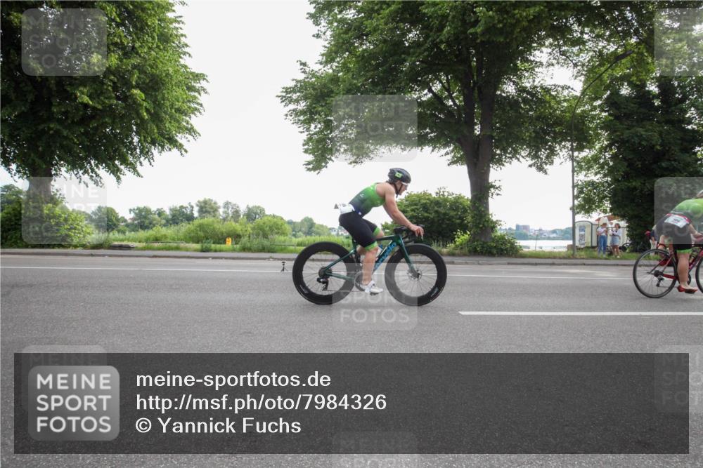 15.06.2025 - 7 Türme Triathlon Yannick Fuchs http://msf.ph/oto/7984326 15.06.2025 09:48:49 Radfahren 105, 106 meine-sportfotos.de