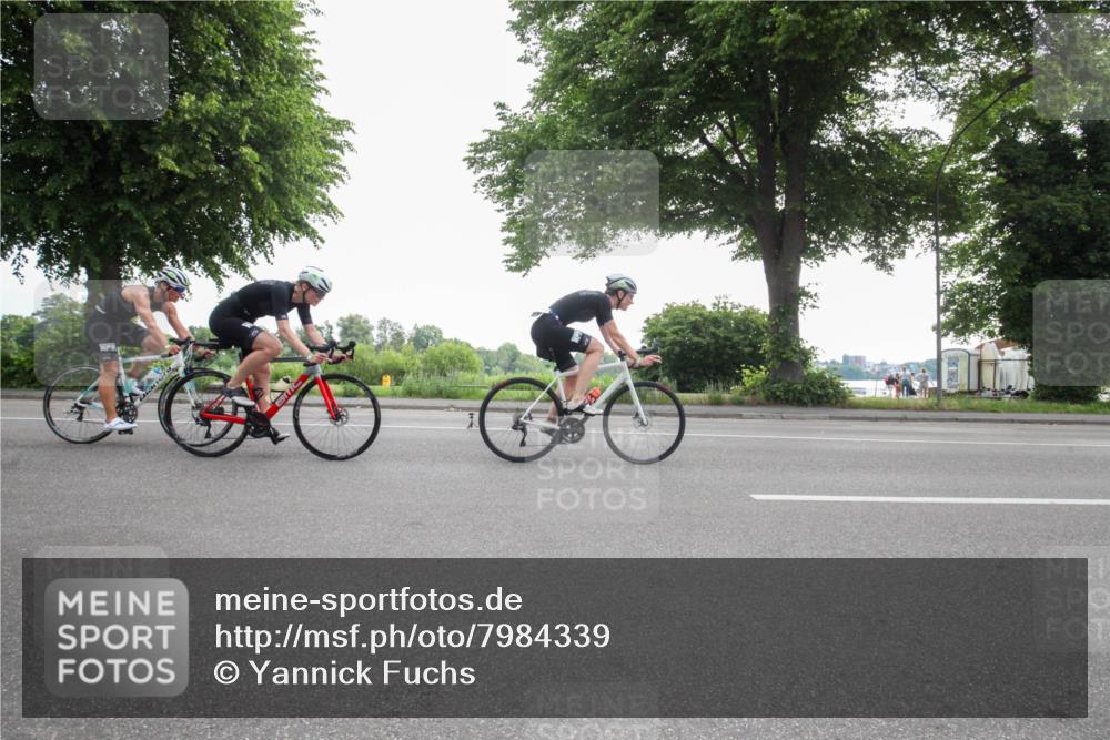 15.06.2025 - 7 Türme Triathlon Yannick Fuchs http://msf.ph/oto/7984339 15.06.2025 09:49:23 Radfahren 113, 114, 115 meine-sportfotos.de