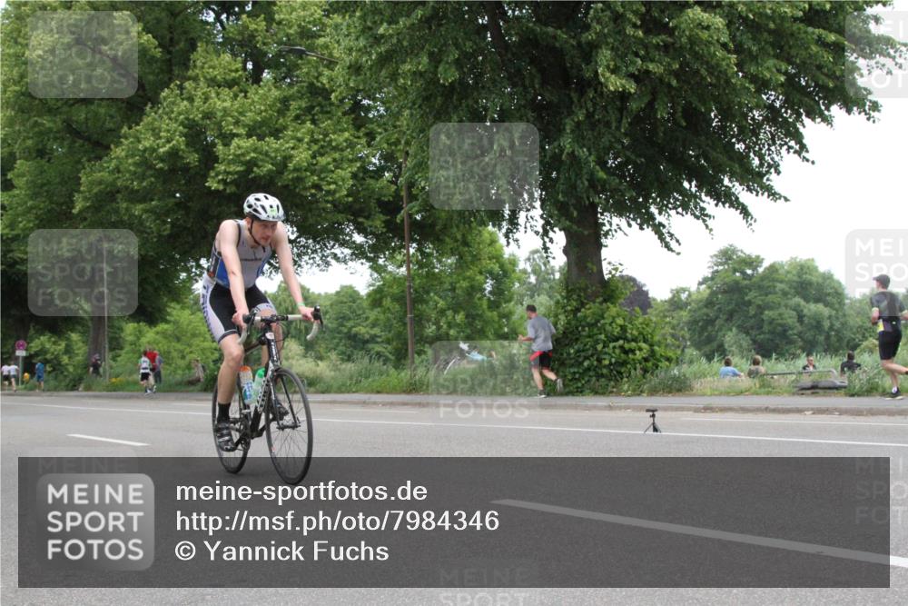 15.06.2025 - 7 Türme Triathlon Yannick Fuchs http://msf.ph/oto/7984346 15.06.2025 13:44:00 Radfahren  meine-sportfotos.de