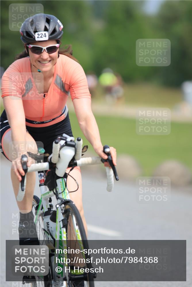 15.06.2025 - 27. Vierlanden-Triathlon H.Heesch http://msf.ph/oto/7984368 15.06.2025 11:22:07 Radfahren 224, 653 meine-sportfotos.de