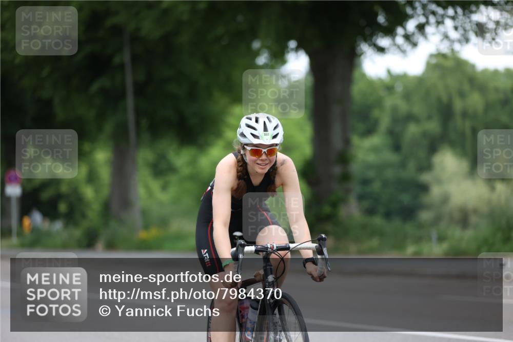 15.06.2025 - 7 Türme Triathlon Yannick Fuchs http://msf.ph/oto/7984370 15.06.2025 11:38:11 Radfahren 304, 307 meine-sportfotos.de