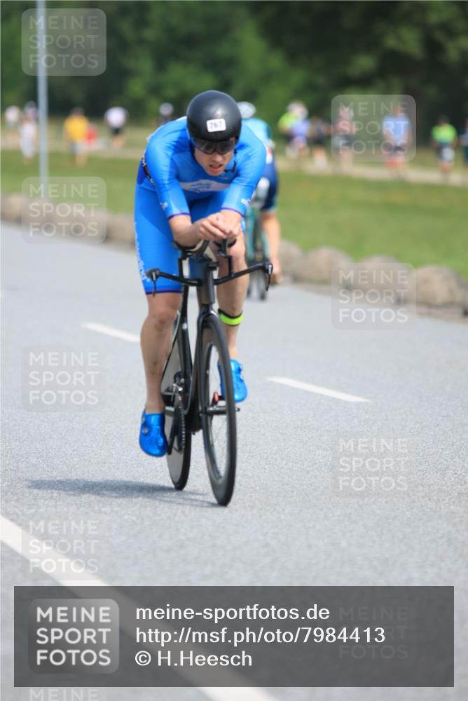 15.06.2025 - 27. Vierlanden-Triathlon H.Heesch http://msf.ph/oto/7984413 15.06.2025 11:22:22 Radfahren 19, 218, 767, 920 meine-sportfotos.de