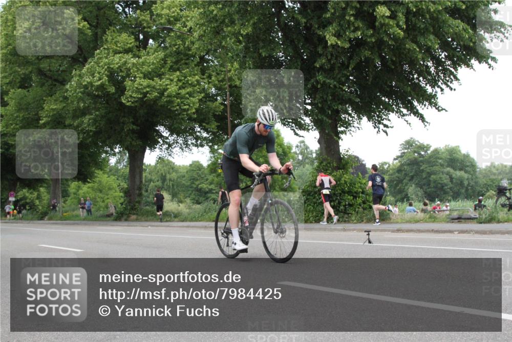 15.06.2025 - 7 Türme Triathlon Yannick Fuchs http://msf.ph/oto/7984425 15.06.2025 13:44:21 Radfahren  meine-sportfotos.de