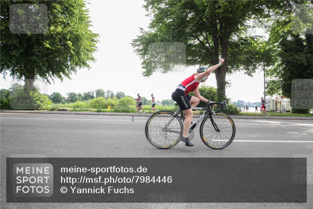 15.06.2025 - 7 Türme Triathlon Yannick Fuchs http://msf.ph/oto/7984446 15.06.2025 09:54:49 Radfahren 117, 118, 119 meine-sportfotos.de