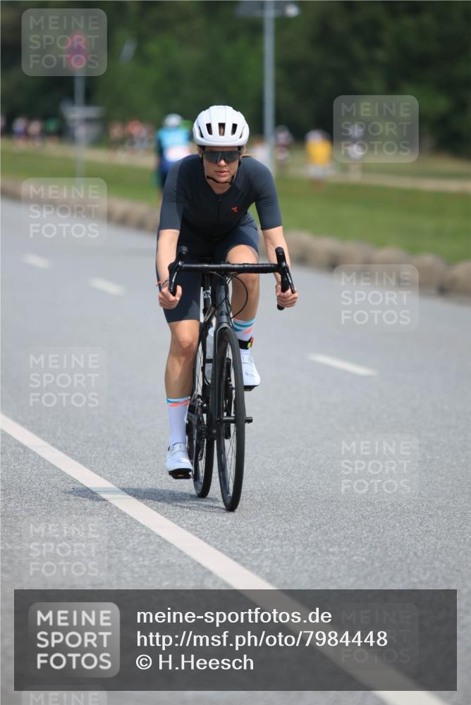 15.06.2025 - 27. Vierlanden-Triathlon H.Heesch http://msf.ph/oto/7984448 15.06.2025 11:22:25 Radfahren 198, 218, 767, 920 meine-sportfotos.de