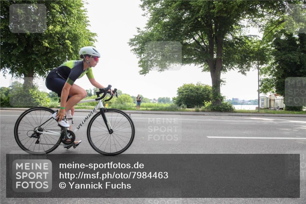 15.06.2025 - 7 Türme Triathlon Yannick Fuchs http://msf.ph/oto/7984463 15.06.2025 09:55:34 Radfahren 122, 123, 124 meine-sportfotos.de
