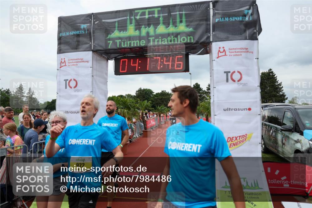 15.06.2025 - 7 Türme Triathlon Michael Strokosch http://msf.ph/oto/7984486 15.06.2025 14:17:46 Ziel 648, 742, 922 meine-sportfotos.de