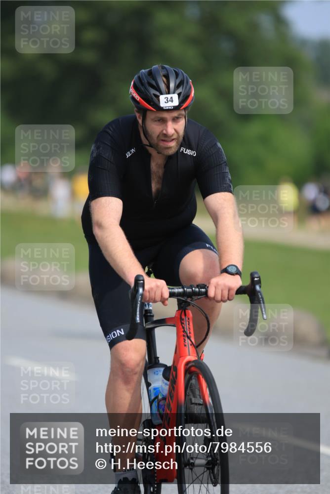 15.06.2025 - 27. Vierlanden-Triathlon H.Heesch http://msf.ph/oto/7984556 15.06.2025 11:23:08 Radfahren 34, 71, 183, 963 meine-sportfotos.de