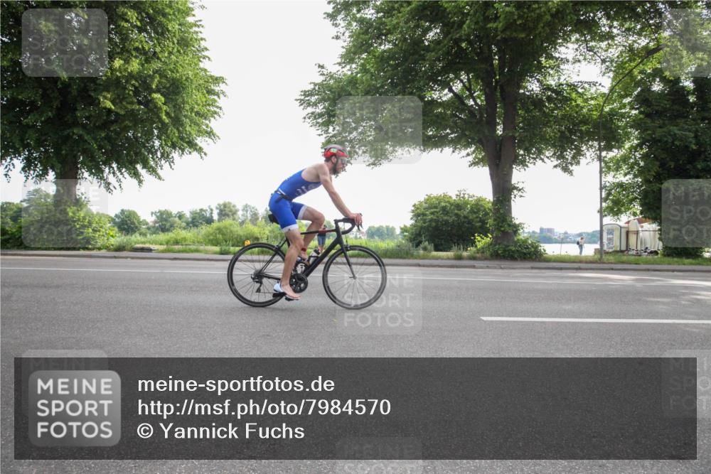 15.06.2025 - 7 Türme Triathlon Yannick Fuchs http://msf.ph/oto/7984570 15.06.2025 09:56:10 Radfahren 5, 85, 87 meine-sportfotos.de