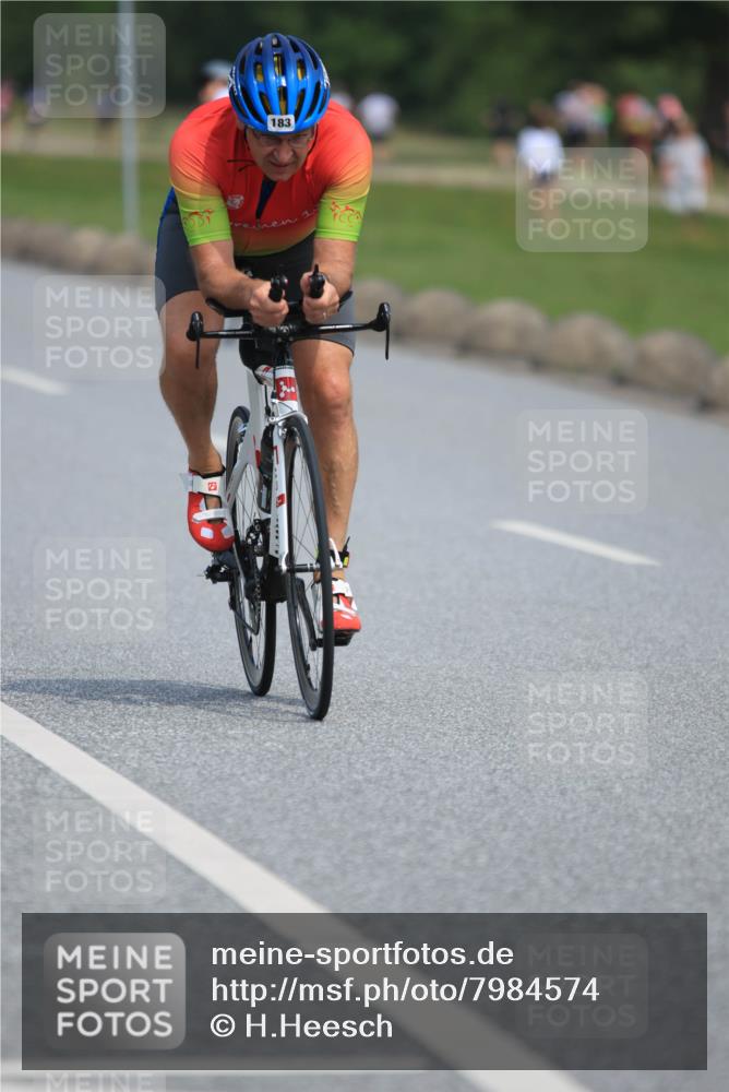 15.06.2025 - 27. Vierlanden-Triathlon H.Heesch http://msf.ph/oto/7984574 15.06.2025 11:23:14 Radfahren 180, 183, 753 meine-sportfotos.de
