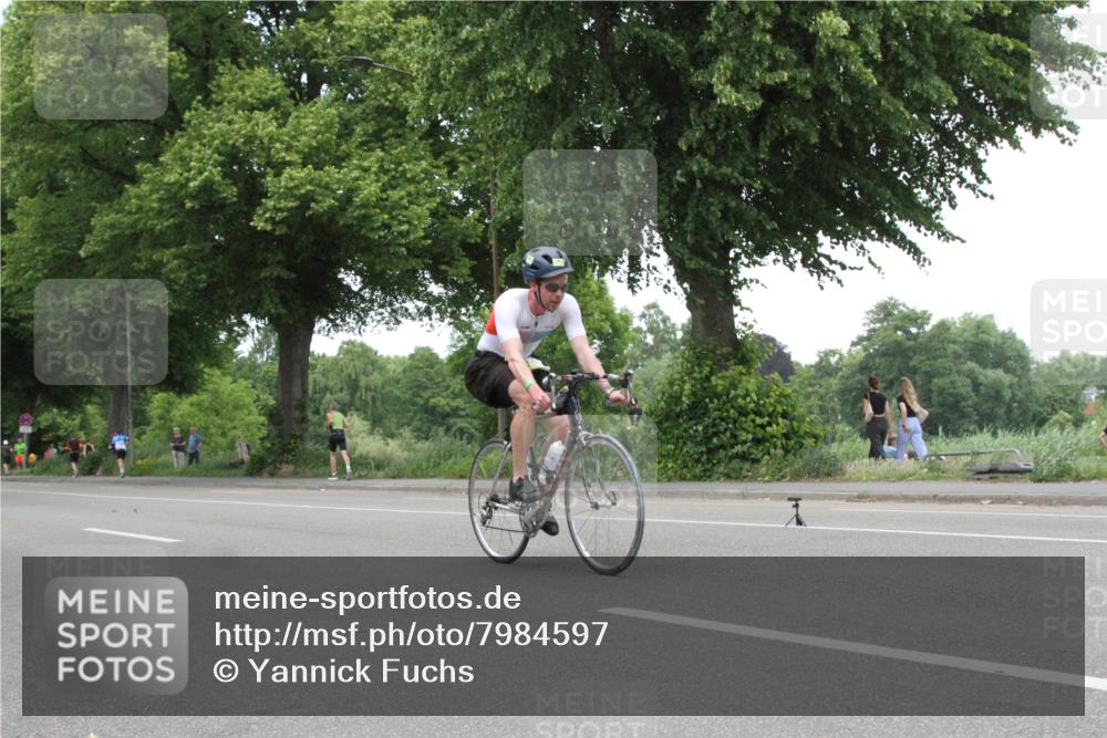 15.06.2025 - 7 Türme Triathlon Yannick Fuchs http://msf.ph/oto/7984597 15.06.2025 13:44:48 Radfahren  meine-sportfotos.de