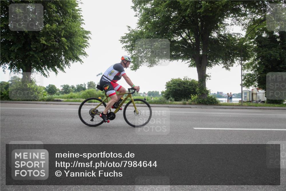 15.06.2025 - 7 Türme Triathlon Yannick Fuchs http://msf.ph/oto/7984644 15.06.2025 10:01:09 Radfahren 24, 25, 77, 78, 80 meine-sportfotos.de