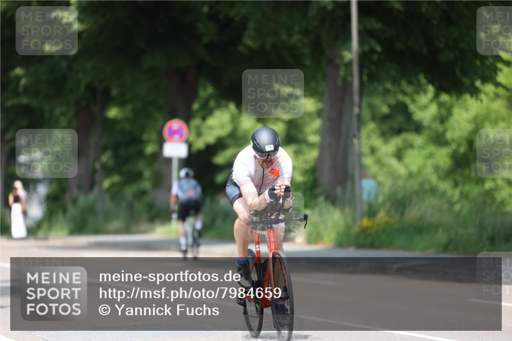 15.06.2025 - 7 Türme Triathlon Yannick Fuchs http://msf.ph/oto/7984659 15.06.2025 12:54:43 Radfahren 241, 341, 372, 470, 538, 608, 817 meine-sportfotos.de