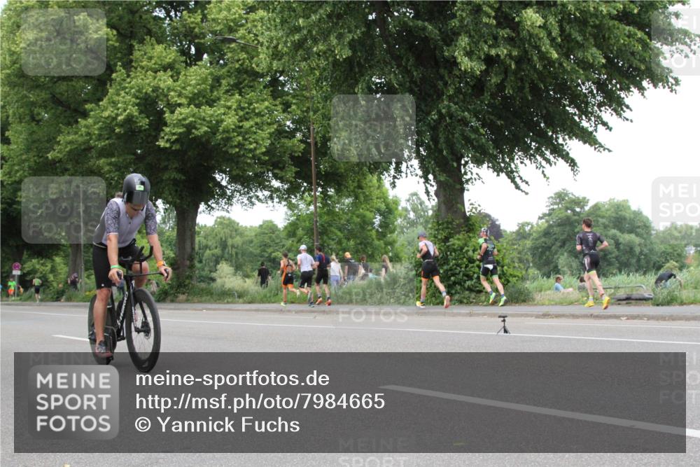 15.06.2025 - 7 Türme Triathlon Yannick Fuchs http://msf.ph/oto/7984665 15.06.2025 13:44:58 Radfahren  meine-sportfotos.de