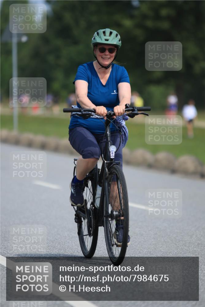 15.06.2025 - 27. Vierlanden-Triathlon H.Heesch http://msf.ph/oto/7984675 15.06.2025 11:23:27 Radfahren 543, 858 meine-sportfotos.de