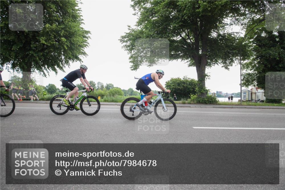 15.06.2025 - 7 Türme Triathlon Yannick Fuchs http://msf.ph/oto/7984678 15.06.2025 10:03:37 Radfahren  meine-sportfotos.de