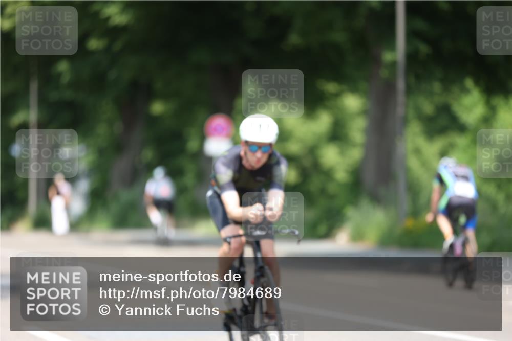 15.06.2025 - 7 Türme Triathlon Yannick Fuchs http://msf.ph/oto/7984689 15.06.2025 12:54:44 Radfahren 241, 341, 372, 470, 538, 550, 608, 817 meine-sportfotos.de